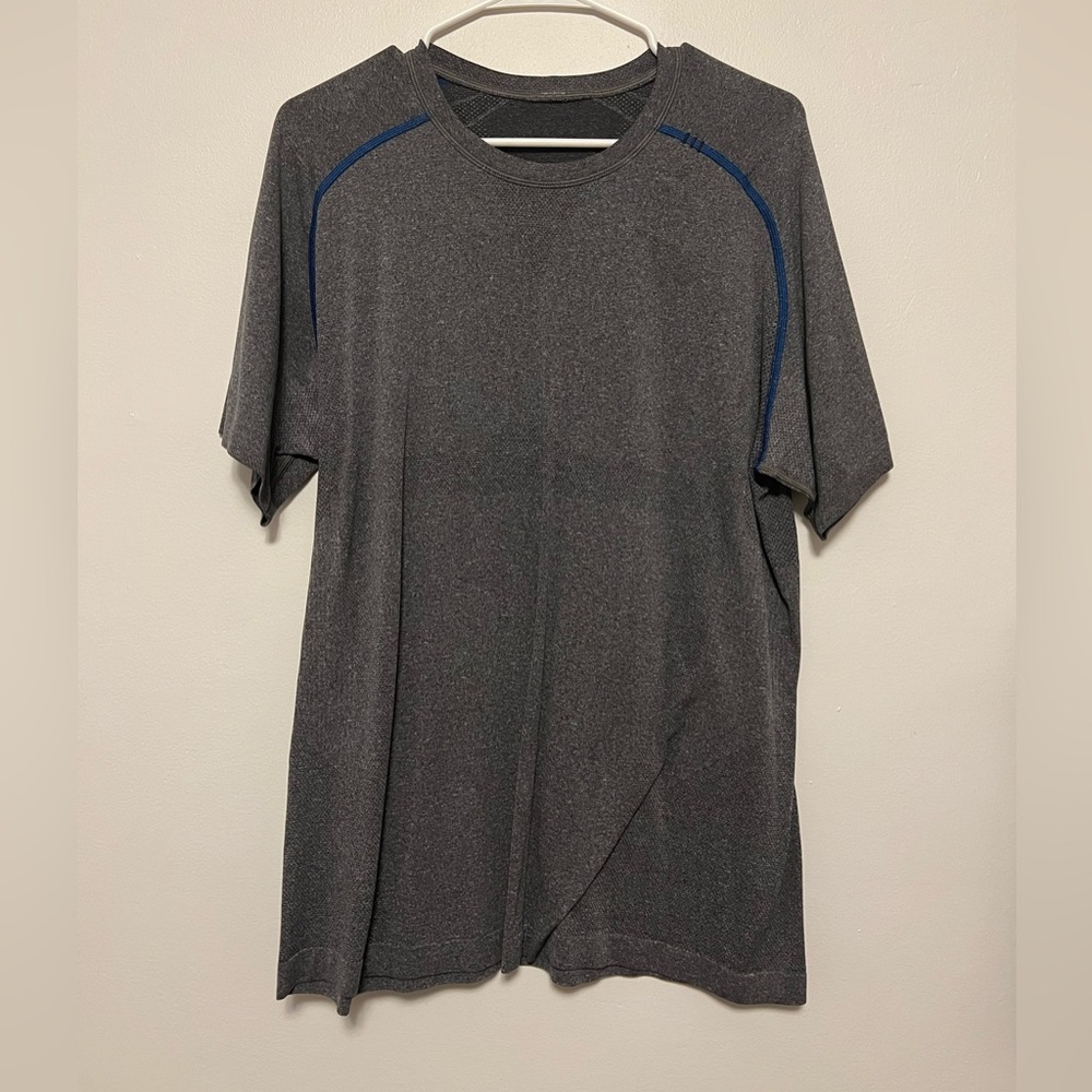 Men’s lululemon athletic shirt. Size large